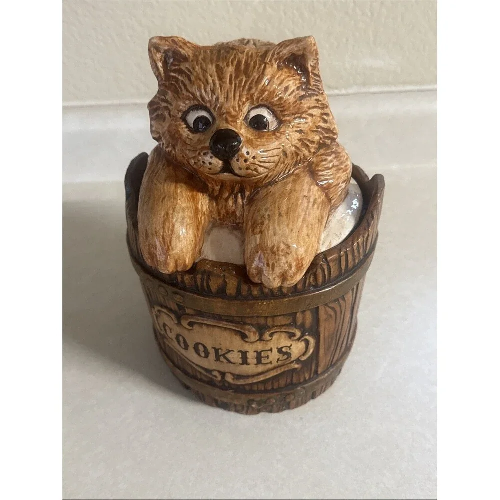 Vtg Cat Cookie Jar Treasure Craft Ceramic Kitten Cat in Barrel  Cottagecore Read